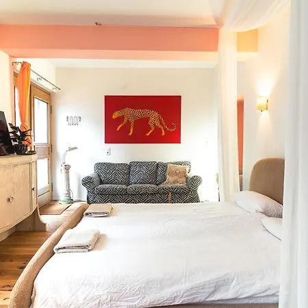 Hinterhofstudio Mit Privater Terrasse An Der Karli Apartment *