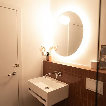 Entspanntes Design-studio An Der Karli Daire