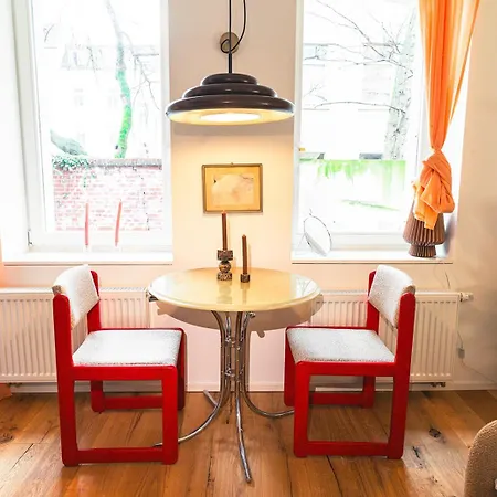 Entspanntes Design-studio An Der Karli